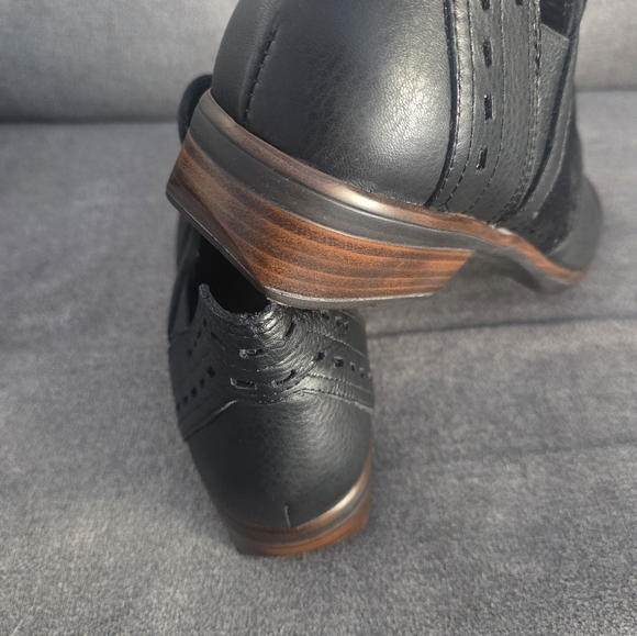 NAOT Rivotra Black Leather Ankle Boots Size 39 (8.5) - Picture 5 of 7